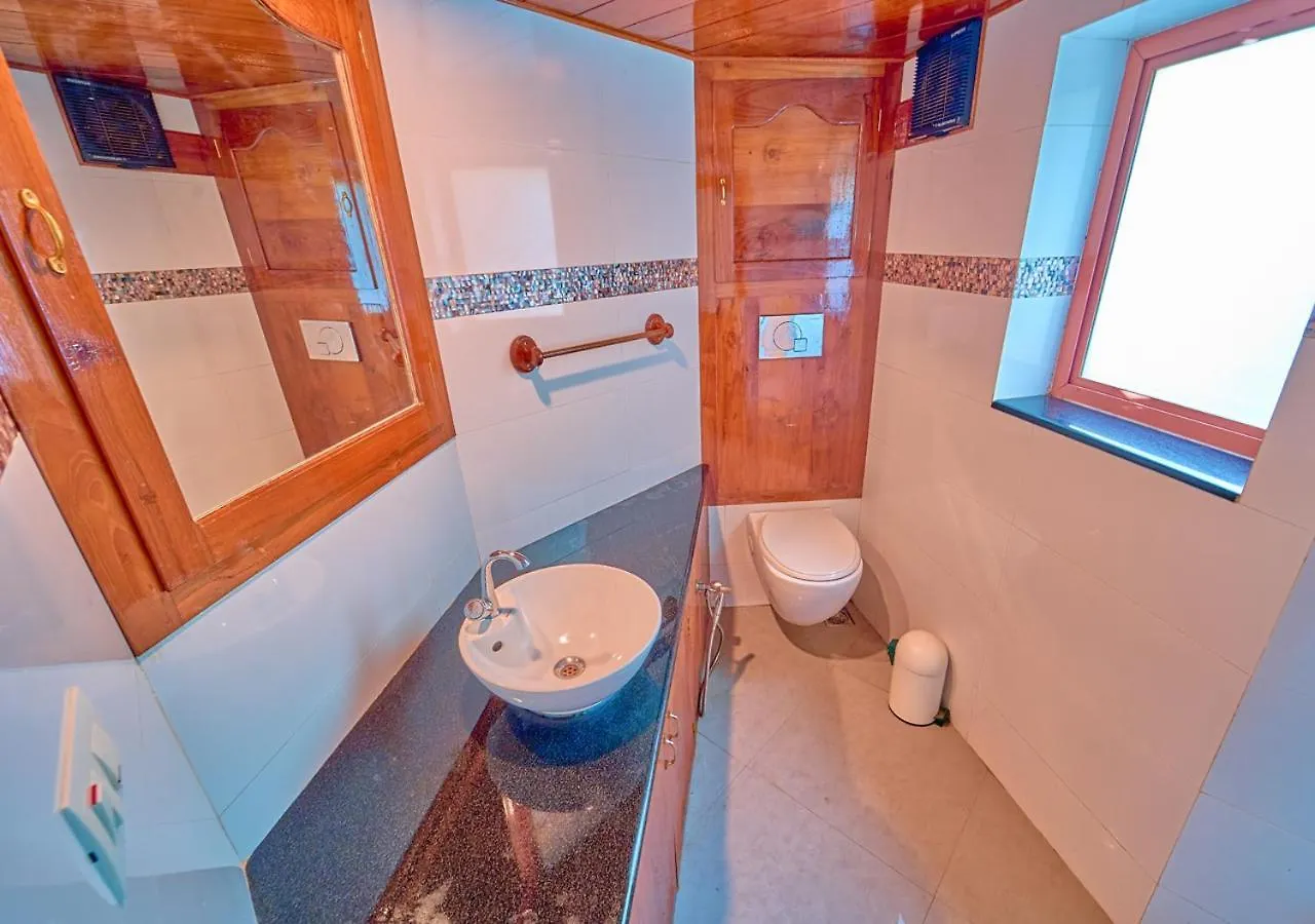 Jade Munnar Pool Villa By Voye Homes Accommodatie bij particulieren